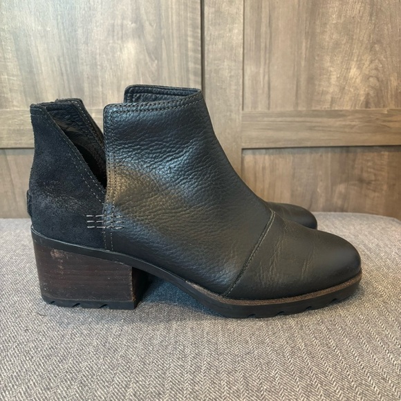 Sorel Cate Cut-Out Black Ankle Boots - Picture 2 of 12